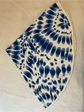 Enchante Home Indigo Circle Towel